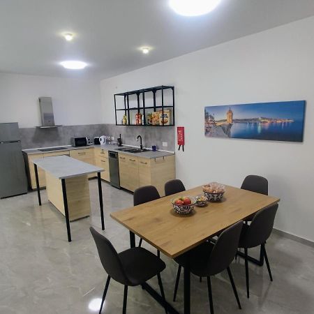 Deggies Apartments - Spacious, Modern Apartment! ナッシャー エクステリア 写真
